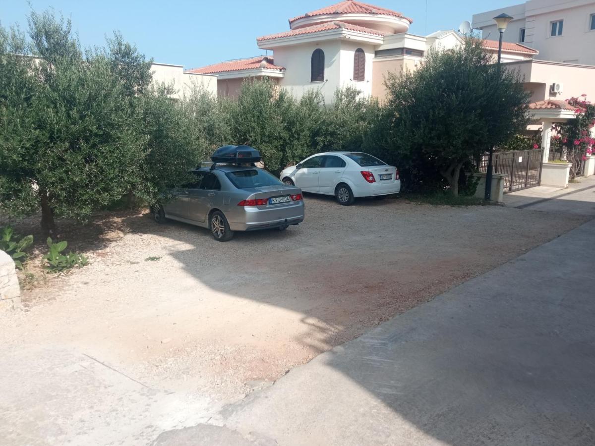 Apartmani Lux Sea Utjeha-Bušat Eksteriør billede