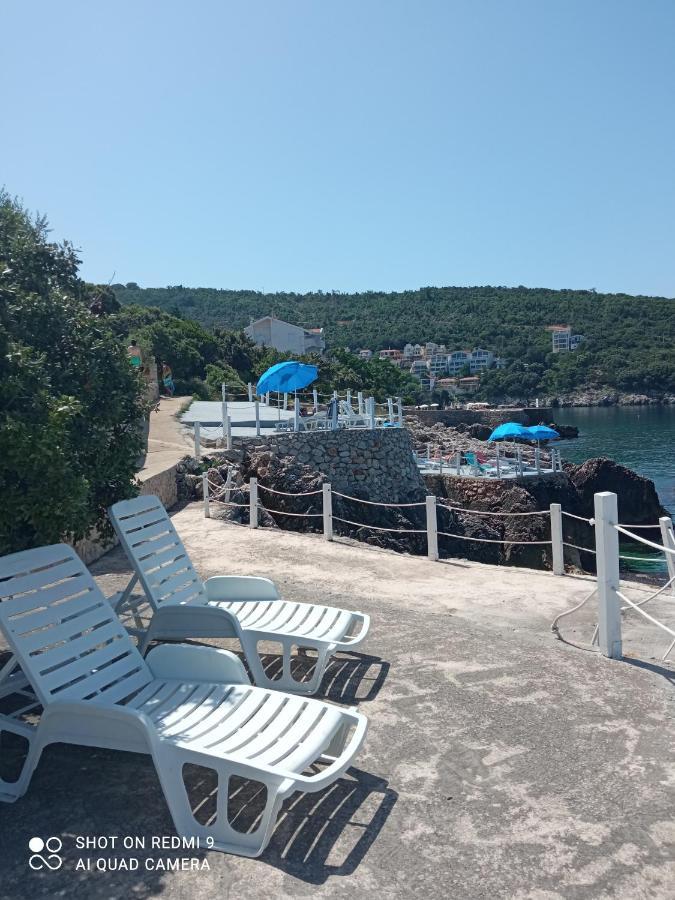 Apartmani Lux Sea Utjeha-Bušat Eksteriør billede